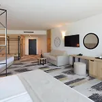 ホテル Marvel - Fully Renovated Free Access