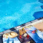 Marvel - Fully Renovated Free Access 4* サニービーチ