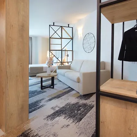 Ξενοδοχείο Marvel - Fully Renovated Free Access 4*