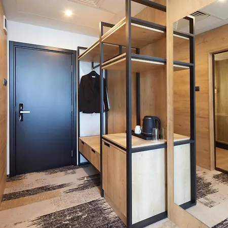 Marvel - Fully Renovated Free Access Szálloda