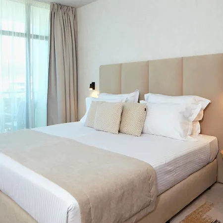 Szálloda Marvel - Fully Renovated Free Access Napospart