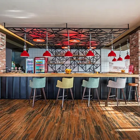 Marvel - Fully Renovated Free Access 4*