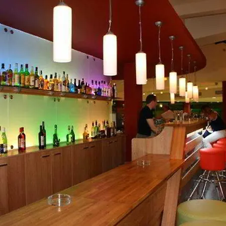 Hotel Marvel - Fully Renovated Free Beach Access Hotel 4*