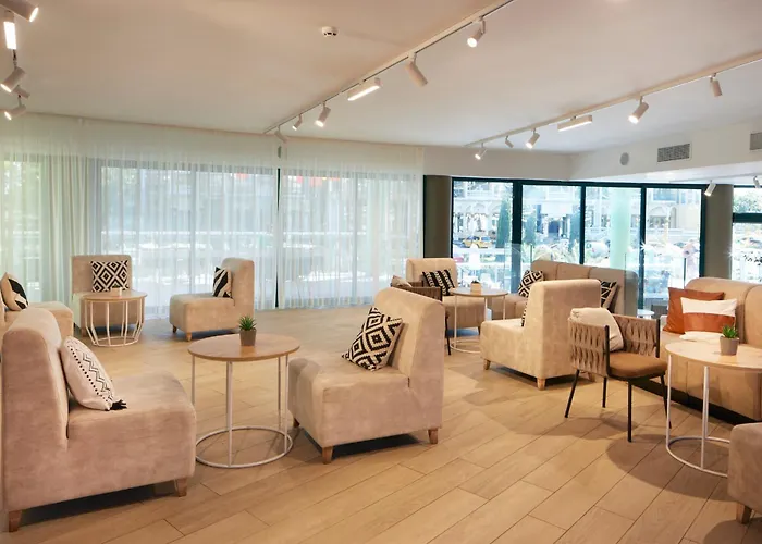 Marvel - Fully Renovated Free Access Hotel 4*