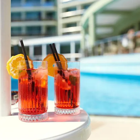Hotel Marvel - Fully Renovated Free Beach Access