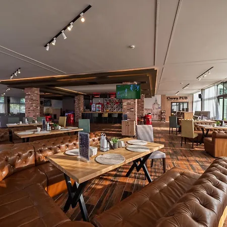 Marvel - Fully Renovated Free Access Szálloda 4*