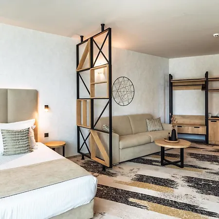 Marvel - Fully Renovated Free Access 4* Napospart