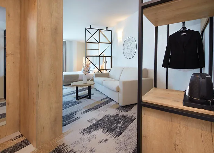 ホテル Marvel - Fully Renovated Free Access 4*