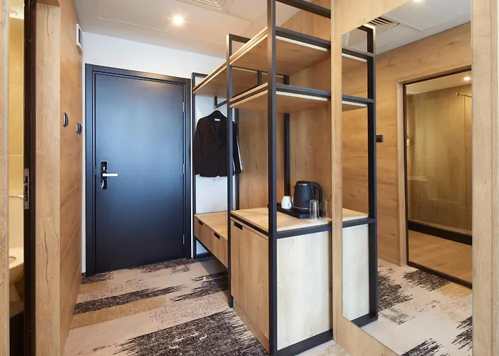 Marvel - Fully Renovated Free Access Hotel