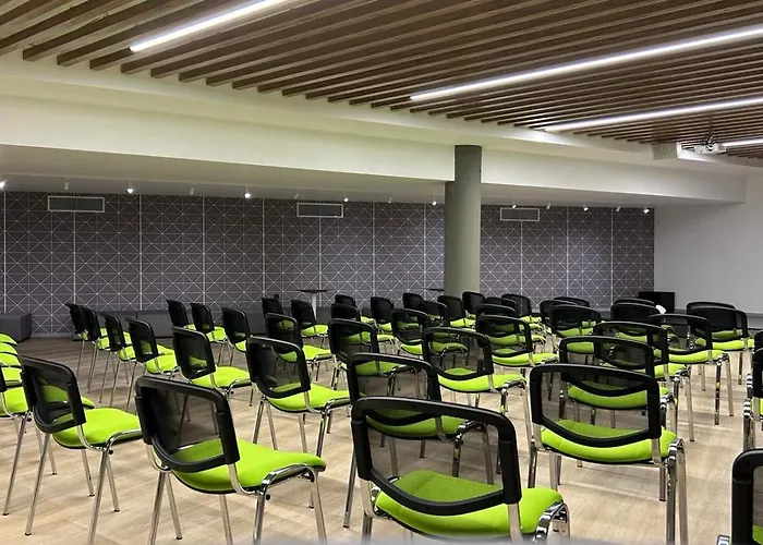 Marvel - Fully Renovated Free Access 4* 阳光海滩