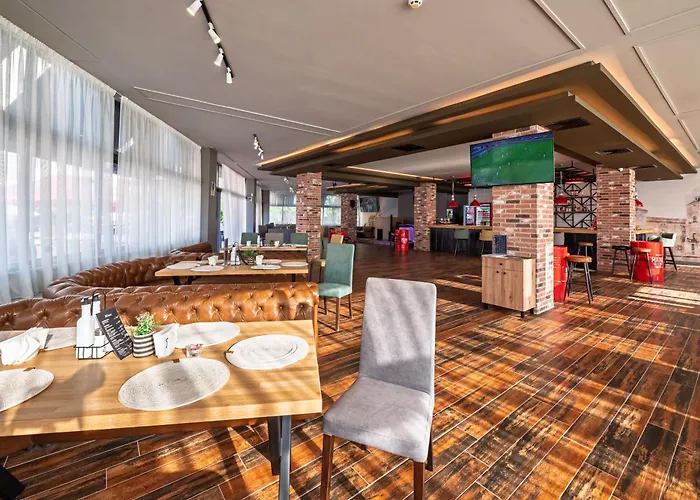 Marvel - Fully Renovated Free Access 酒店 4*