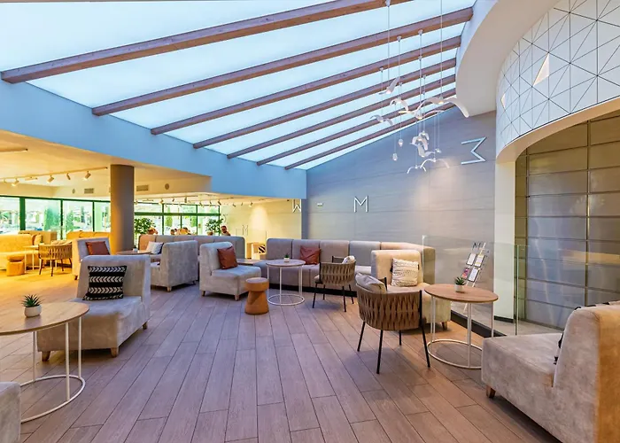 Marvel - Fully Renovated Free Access 4* 阳光海滩